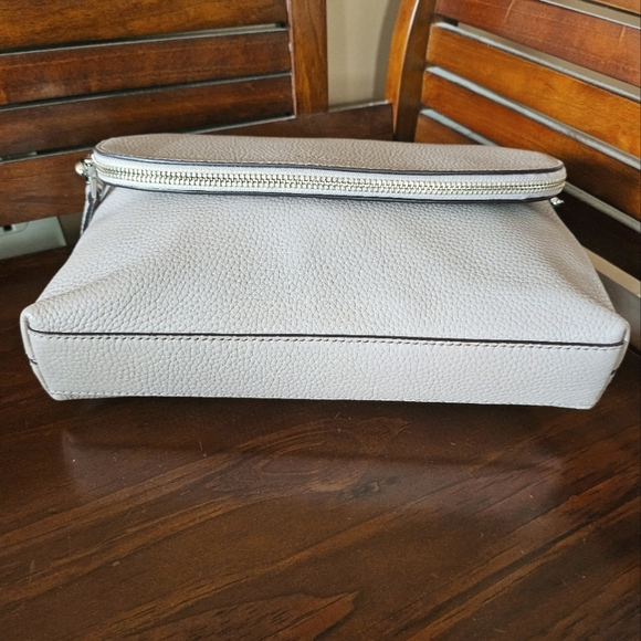 Kate Spade Pebbled Leather Fold Over Bag! NWOT! - Picture 4 of 13